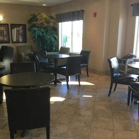 Ramada By Wyndham Brooks Hotel Luaran gambar