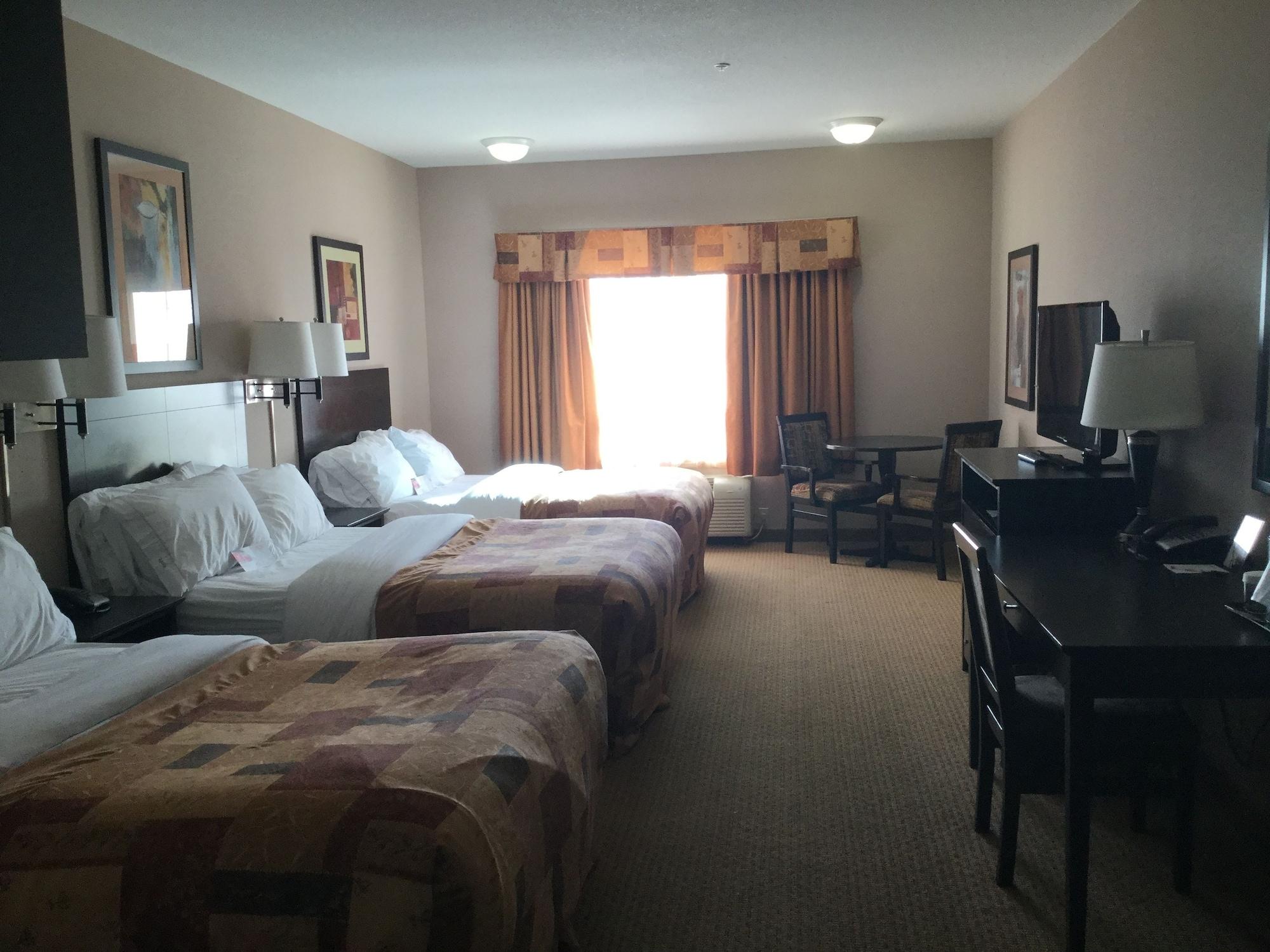 Ramada By Wyndham Brooks Hotel Luaran gambar