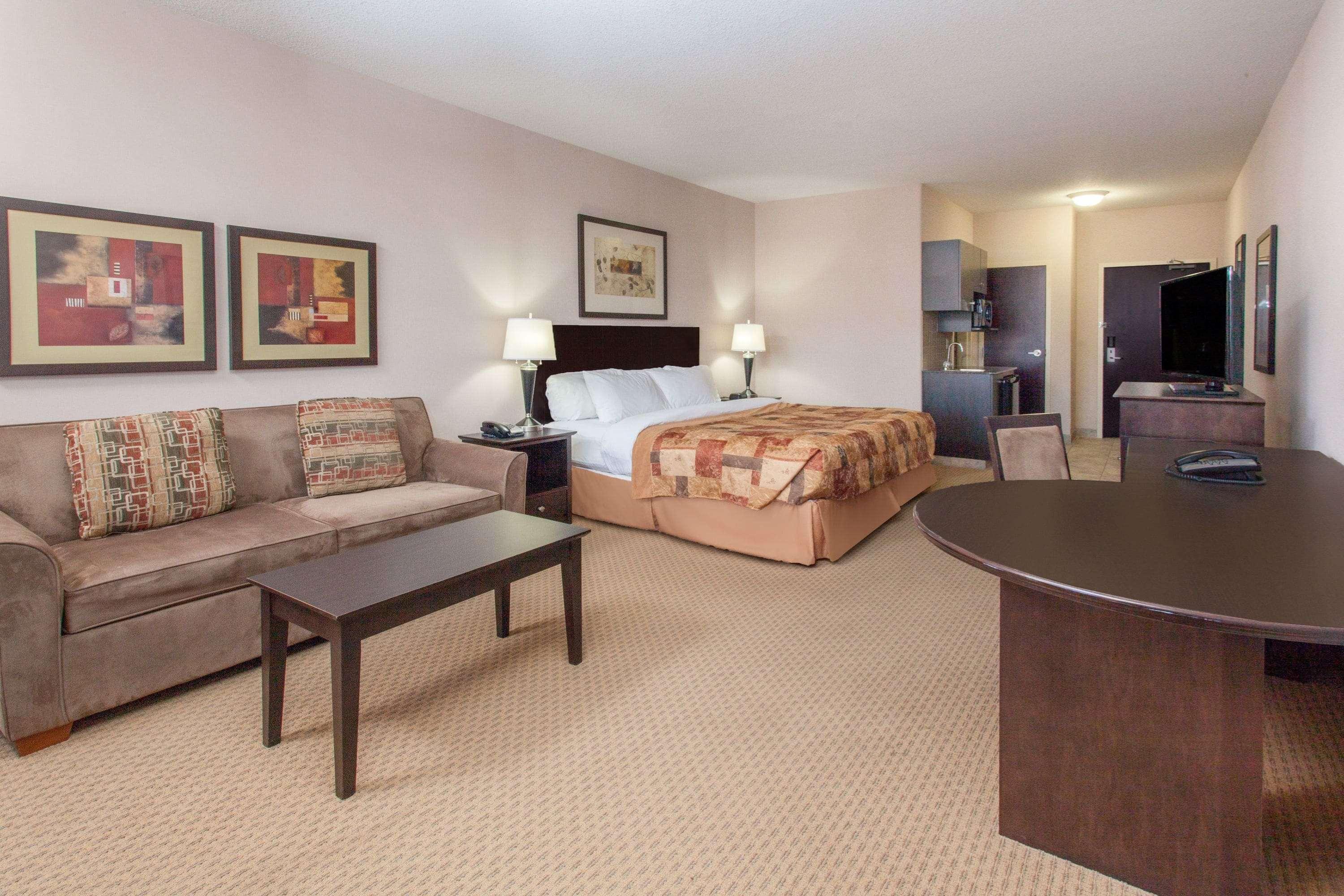 Ramada By Wyndham Brooks Hotel Luaran gambar