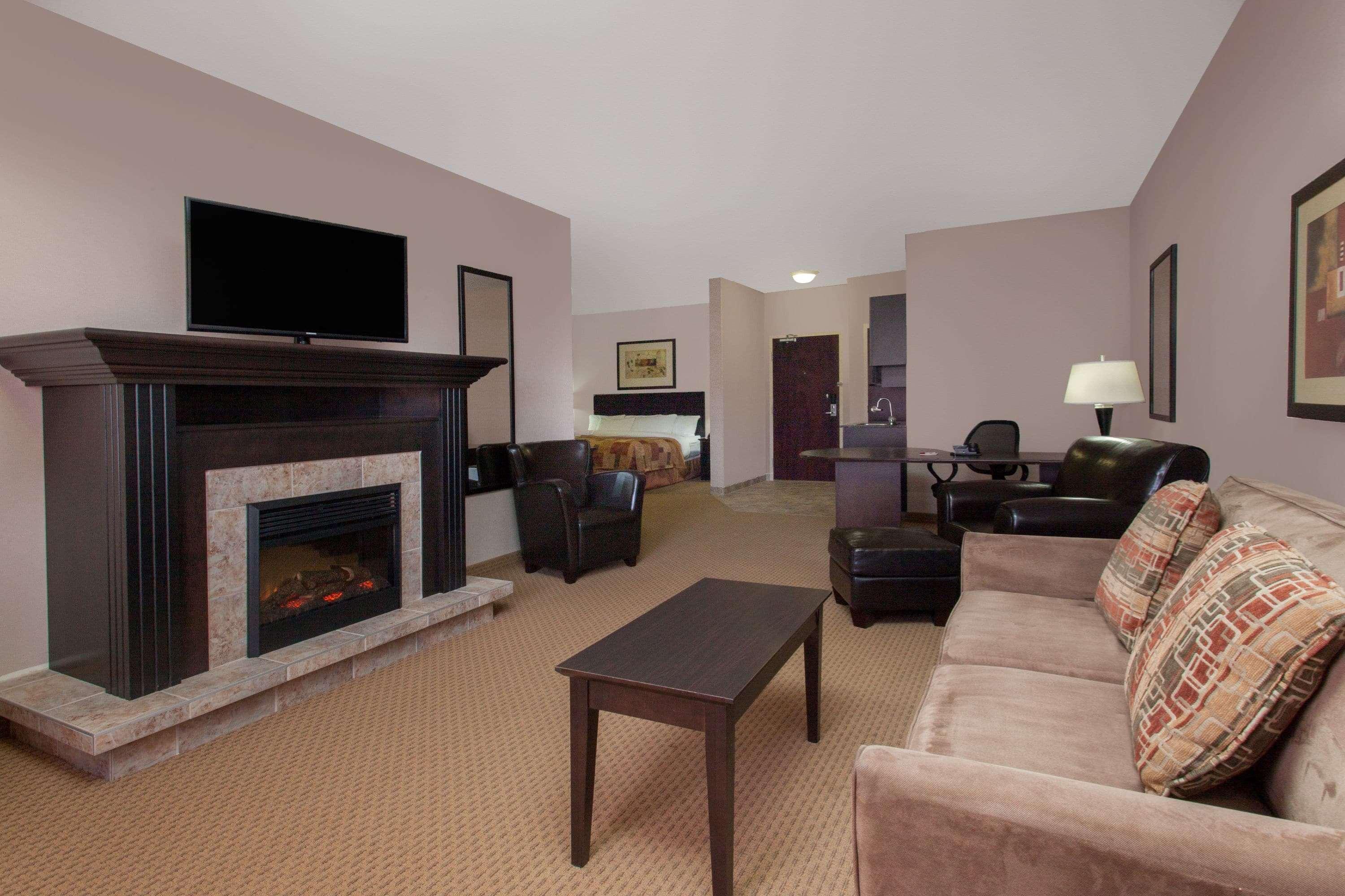 Ramada By Wyndham Brooks Hotel Luaran gambar