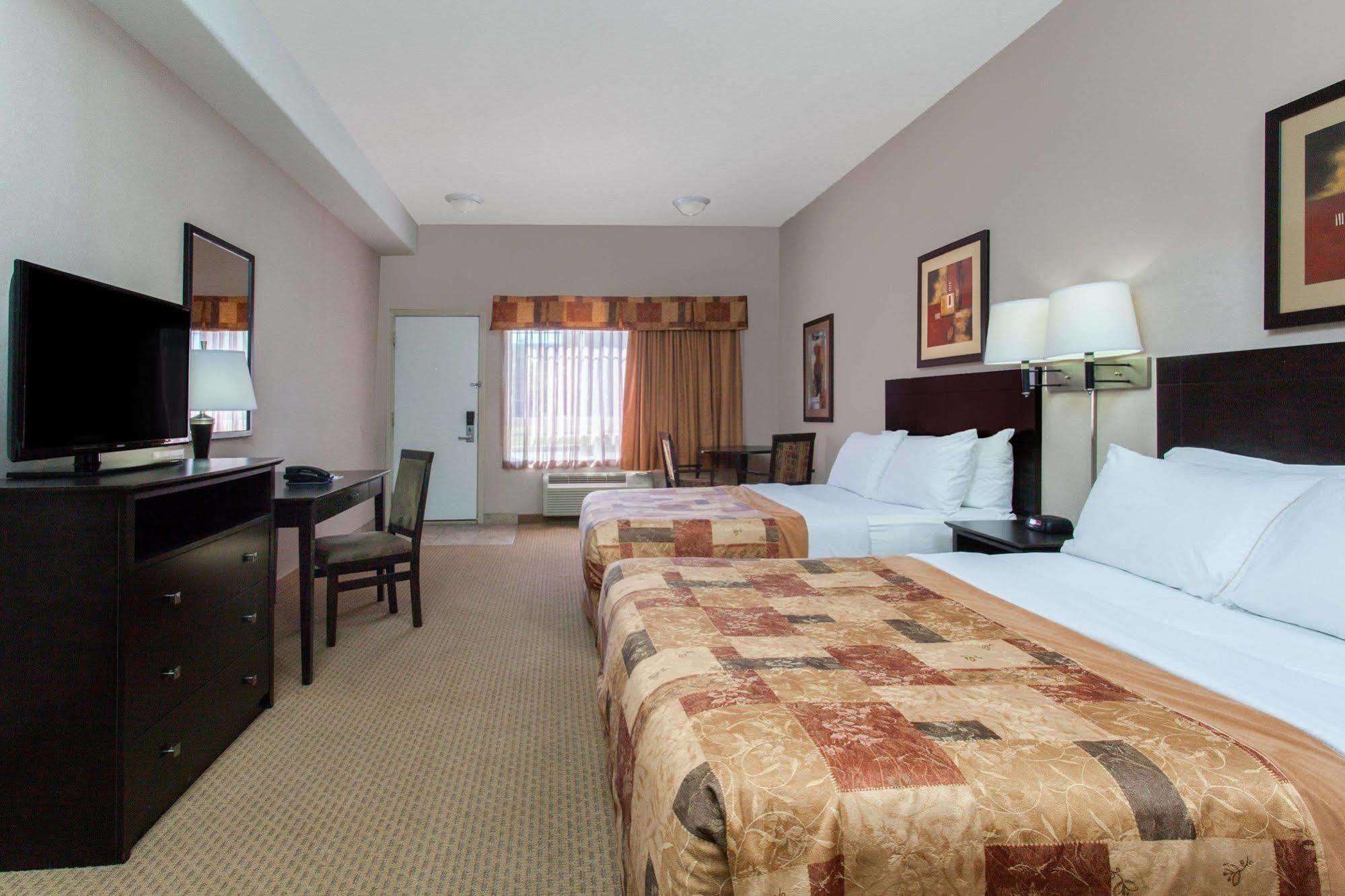 Ramada By Wyndham Brooks Hotel Luaran gambar