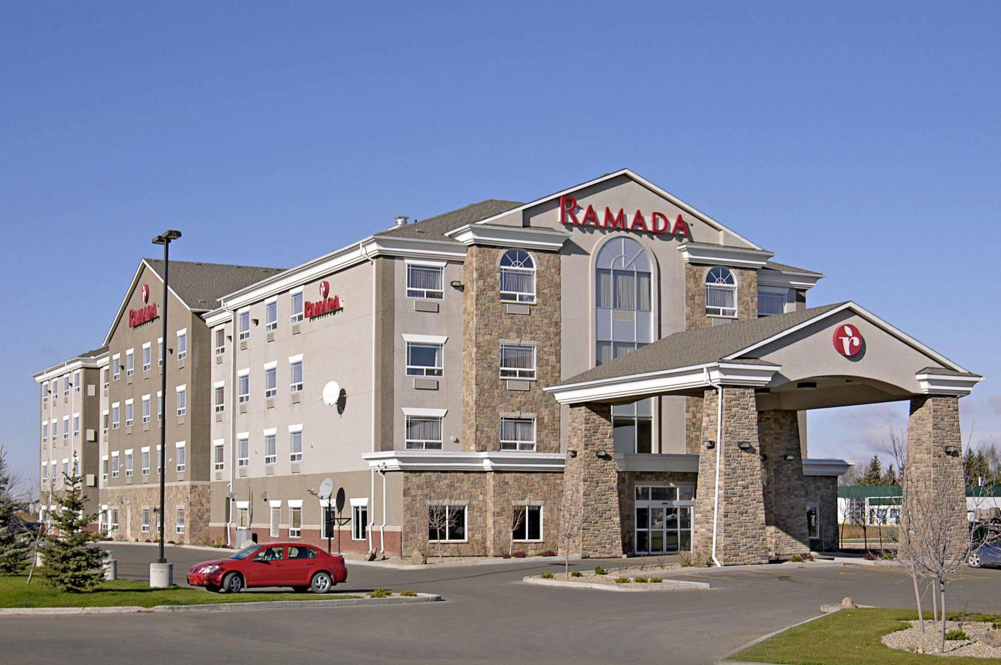 Ramada By Wyndham Brooks Hotel Luaran gambar